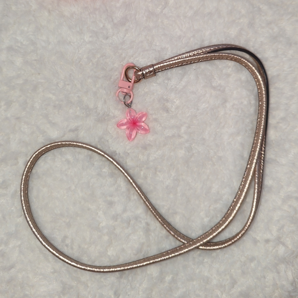 Coach Metallic Gold Leather Lanyard With Clear Badge Holder Flower Charm Teacher - Picture 2 of 4